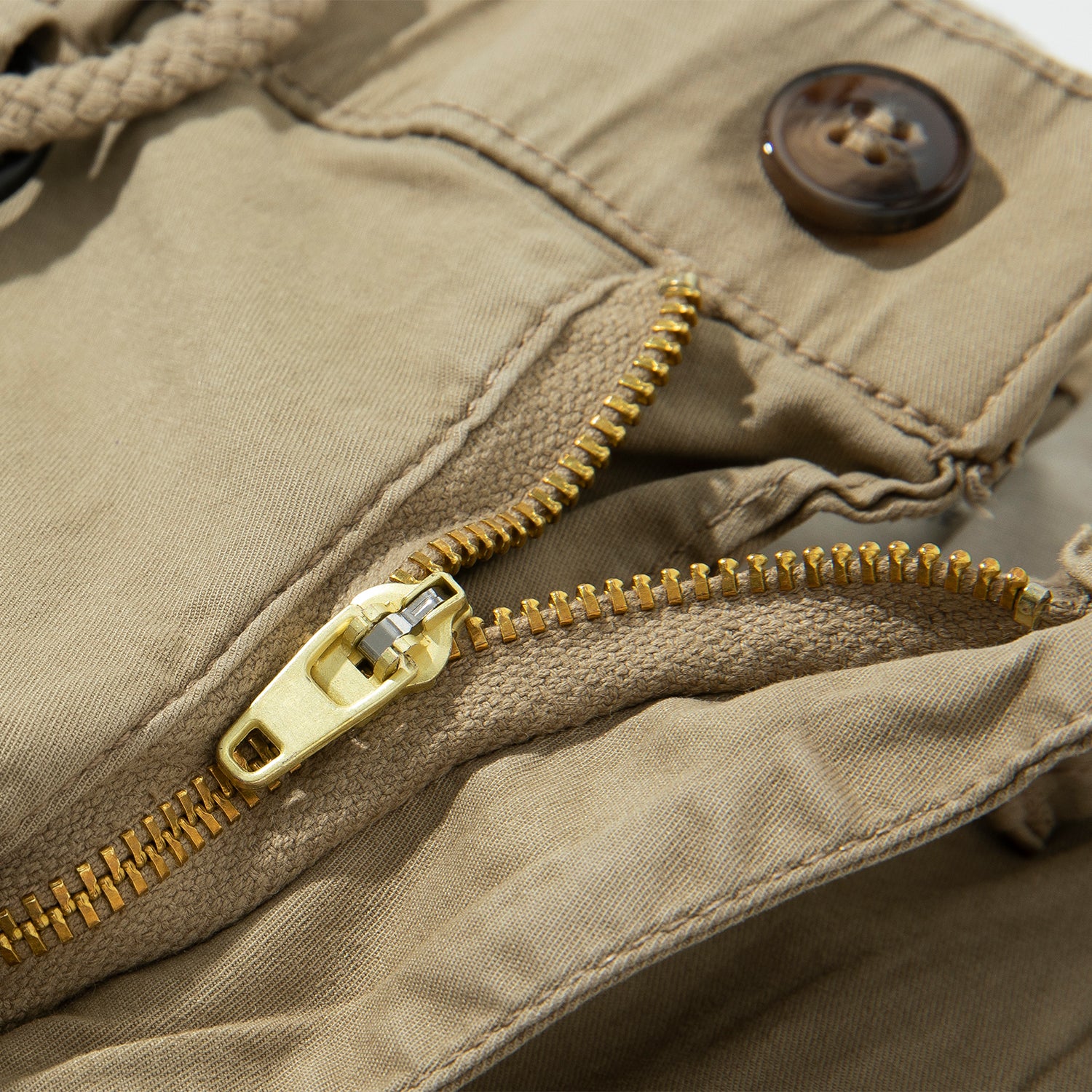 Below-the-Knee Cargo Shorts #2238